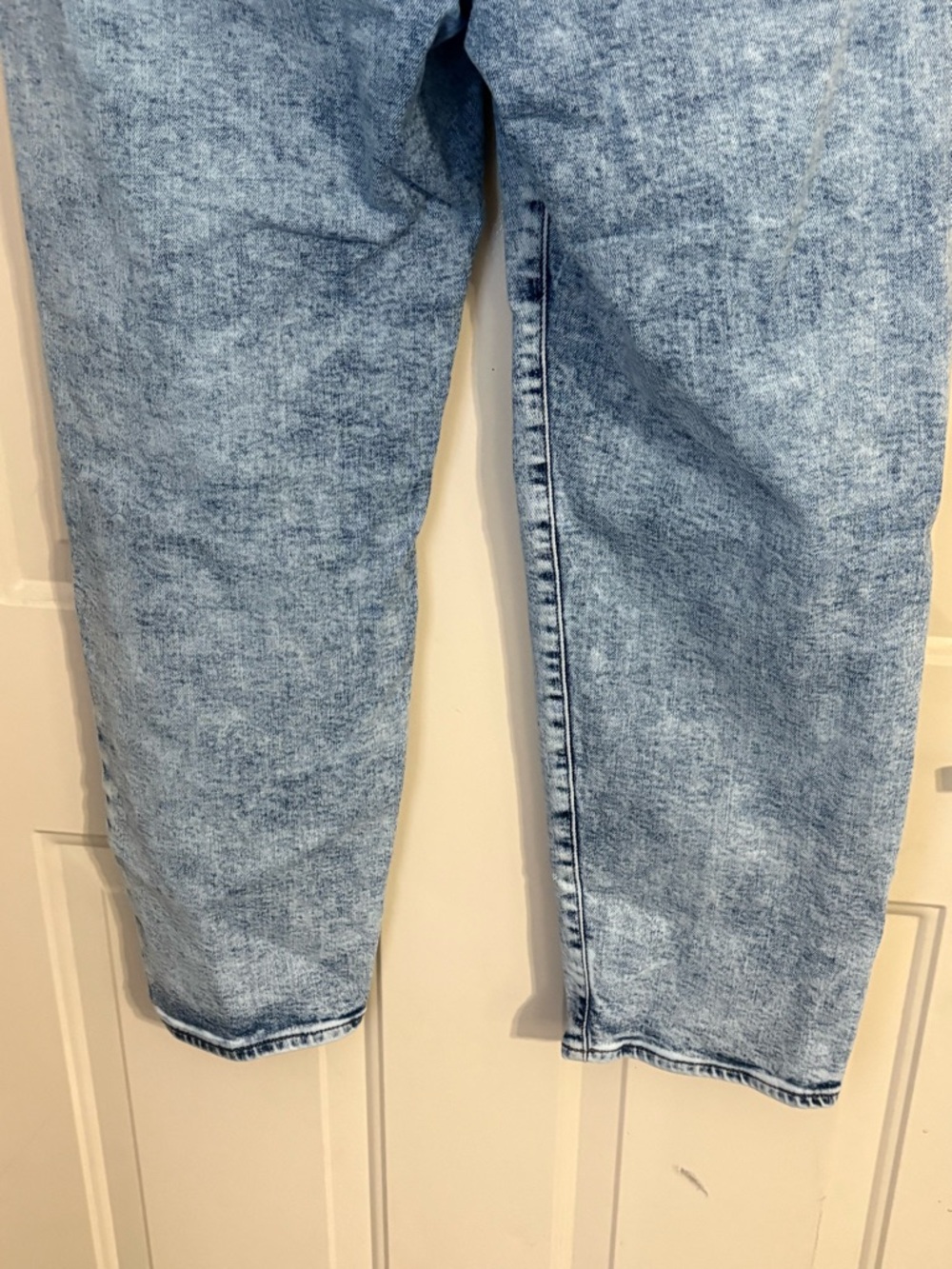 Express Light Blue Distressed Women’s Jeans - Picture 6 of 9